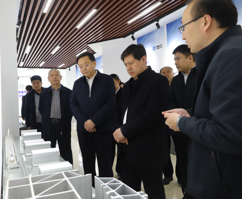 濱州市委常委、常務(wù)副市長張偉一行來山東三星集團調(diào)研