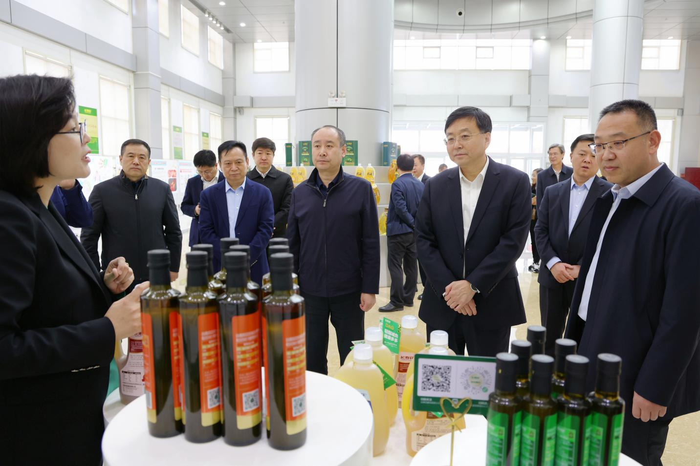 濱州市國資委、濱州市財(cái)金集團(tuán)來山東三星集團(tuán)調(diào)研