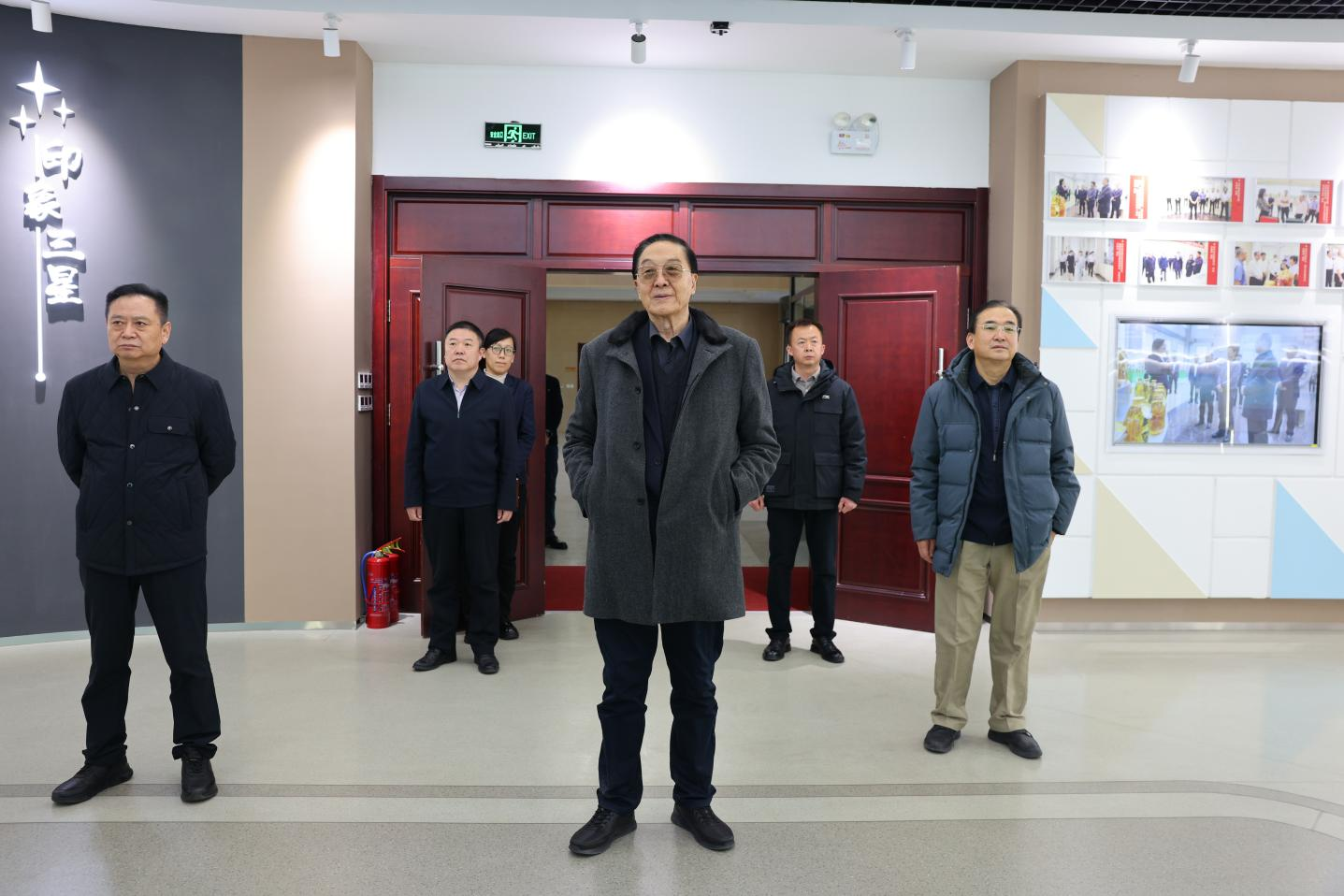 原衛(wèi)生部副部長(zhǎng)、中國(guó)保健協(xié)會(huì)榮譽(yù)理事長(zhǎng)張鳳樓一行來(lái)山東三星集團(tuán)調(diào)研指導(dǎo)