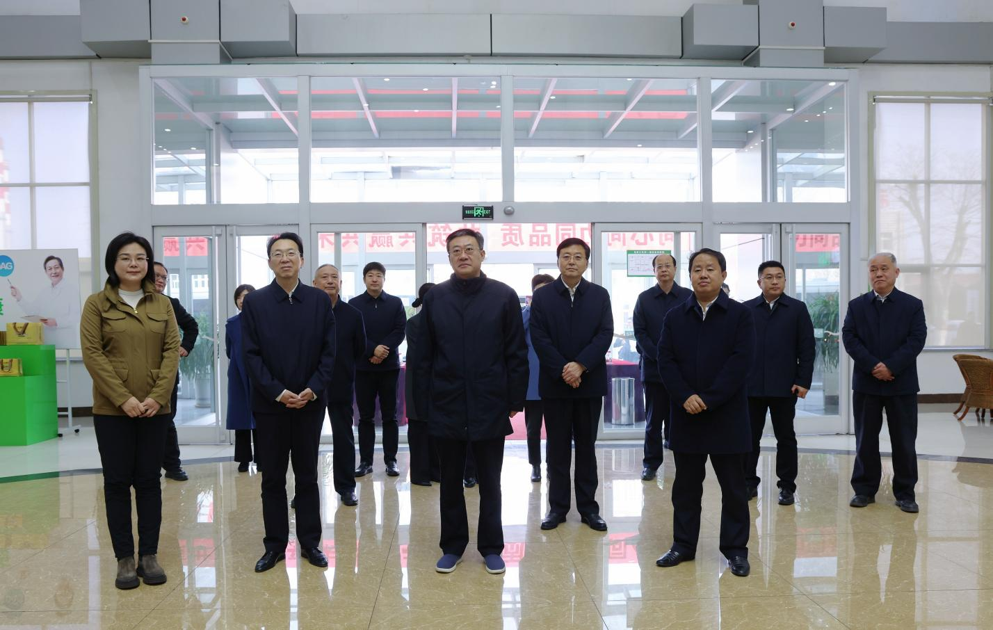 山東省委統(tǒng)戰(zhàn)部副部長、省工商聯(lián)黨組書記、常務(wù)副主席張鯤來山東三星集團調(diào)研