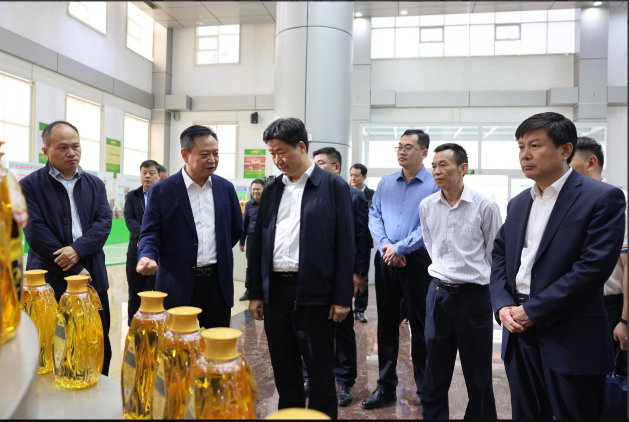 廣東省市場監(jiān)管局黨組成員、副局長郭宇華一行來山東三星集團(tuán)調(diào)研
