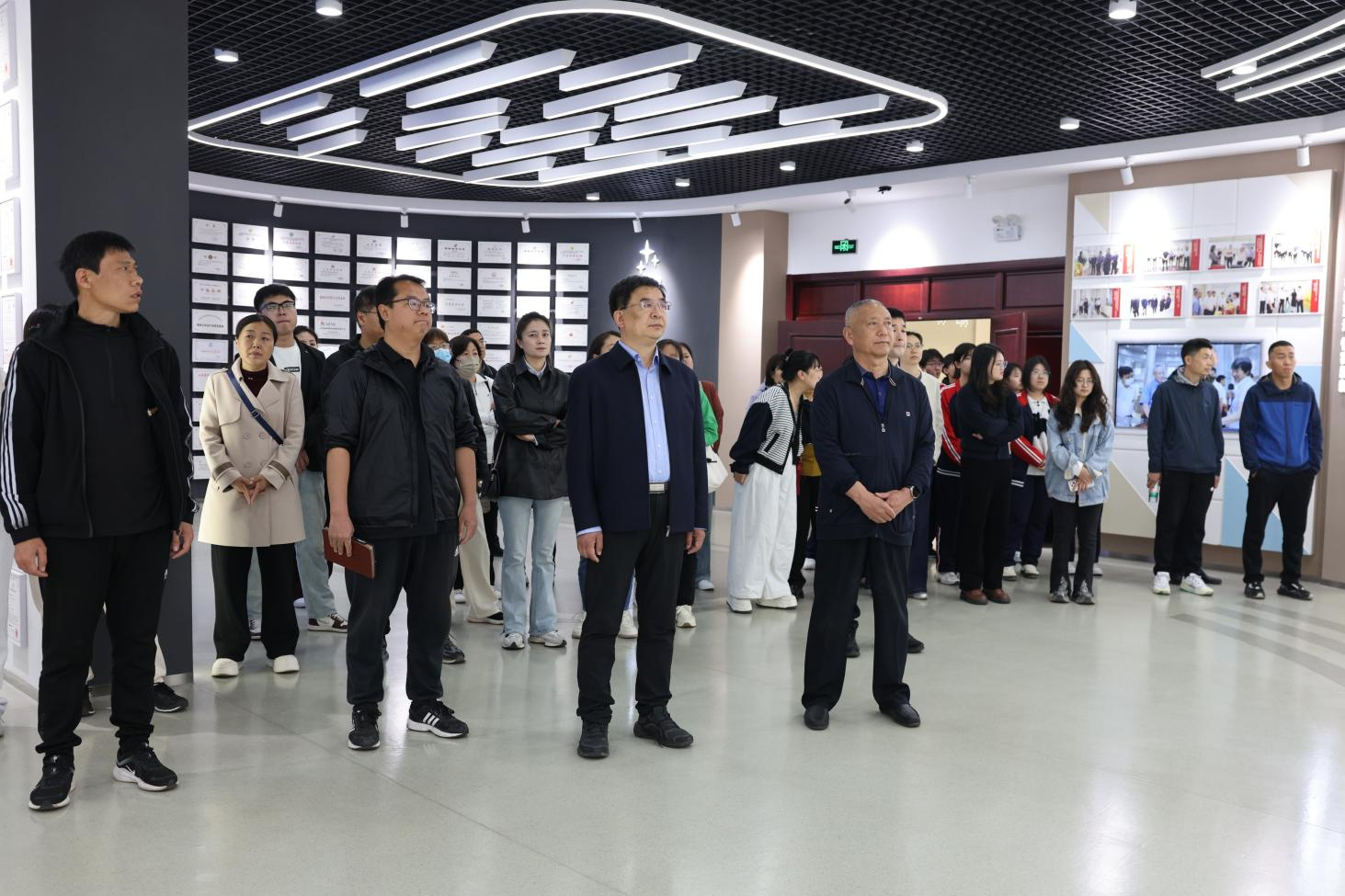 魯中職業(yè)學(xué)院來山東三星集團參觀交流