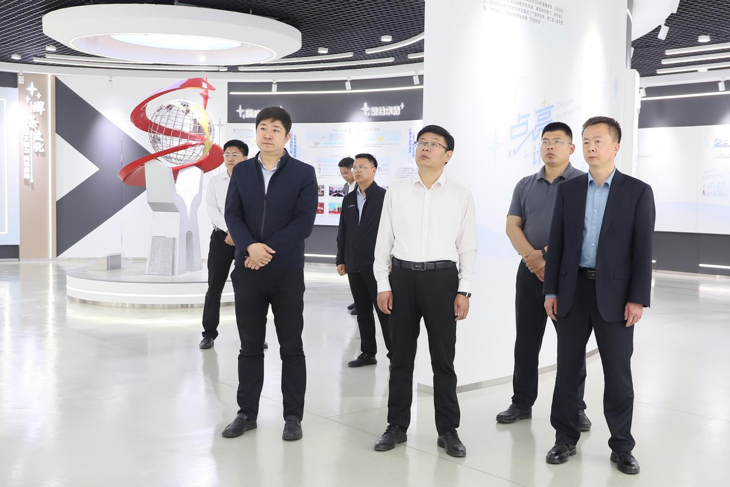 鄒平市委社會工作部部長、市委“兩新”工委書記李偉來山東三星集團調(diào)研