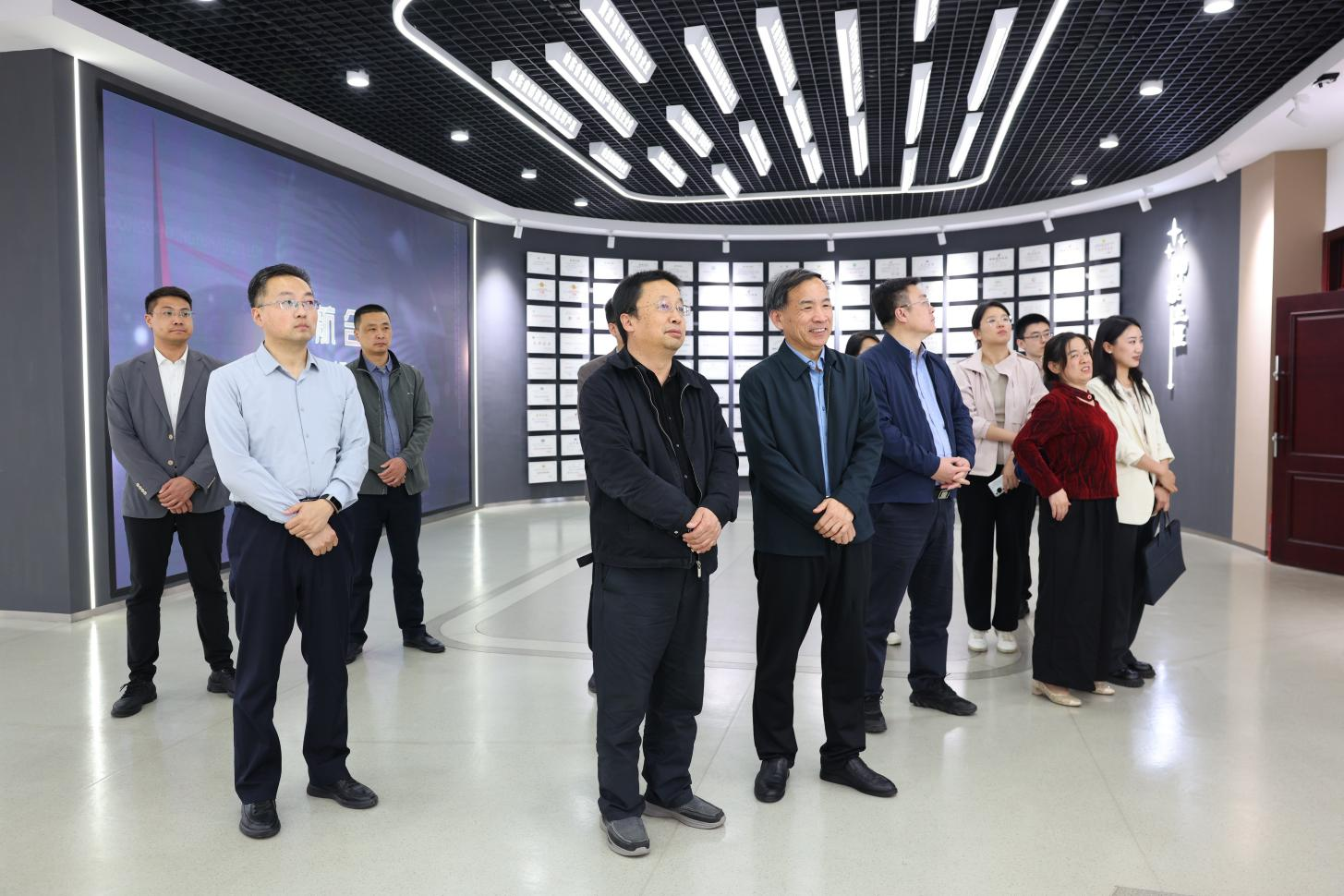 威海市科技局副局長姜新一行來山東三星集團調(diào)研