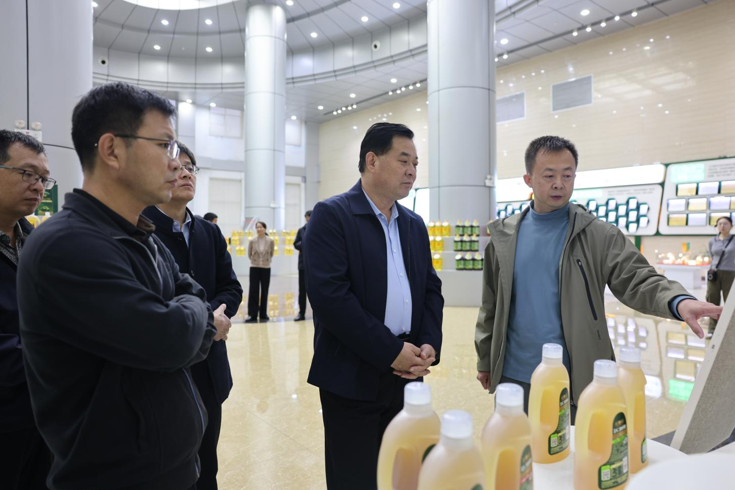 德州市政府調(diào)研組來山東三星集團(tuán)調(diào)研