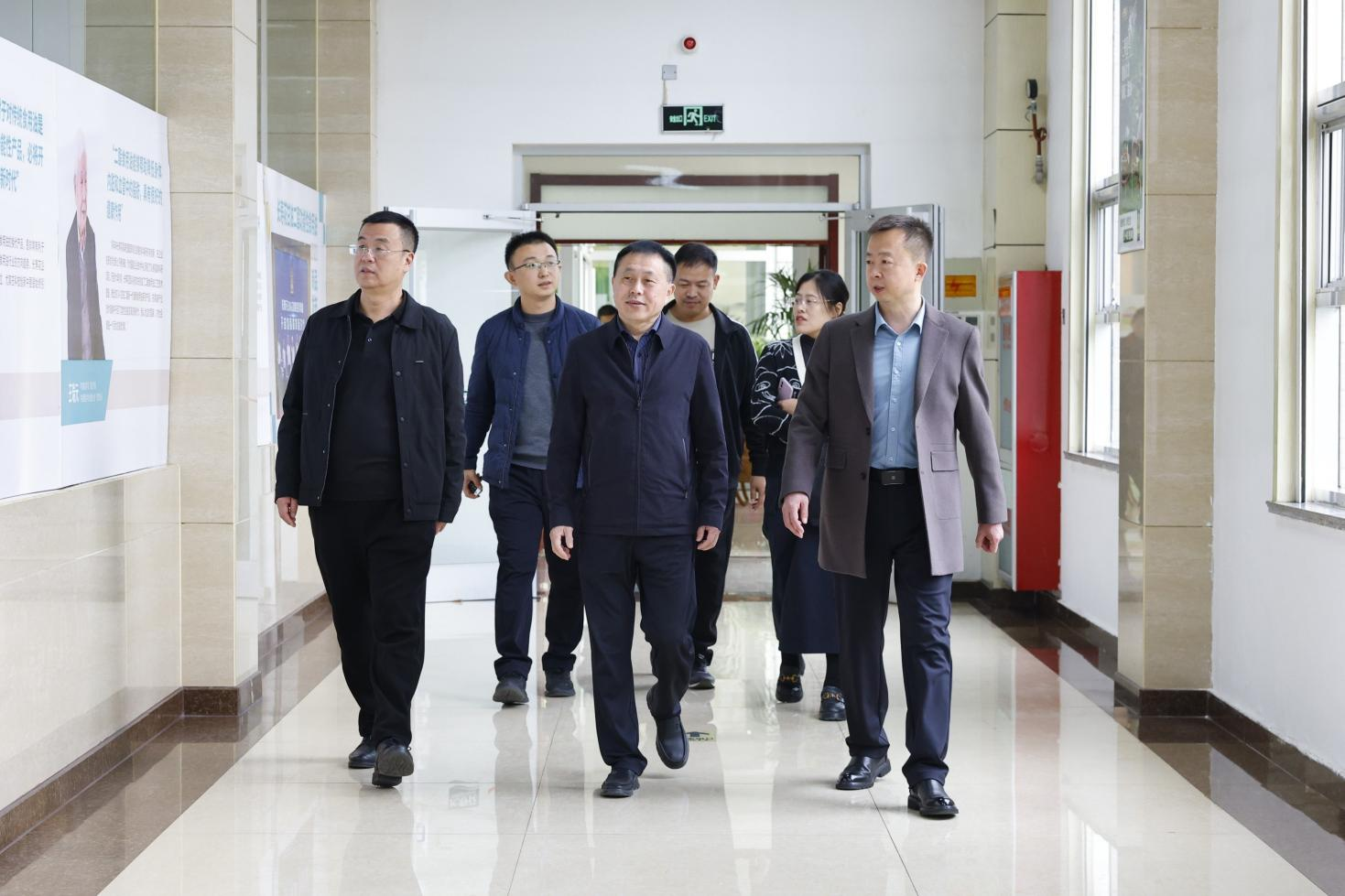 濱州市郵政管理局黨組書記、局長劉新力一行來山東三星集團參觀座談