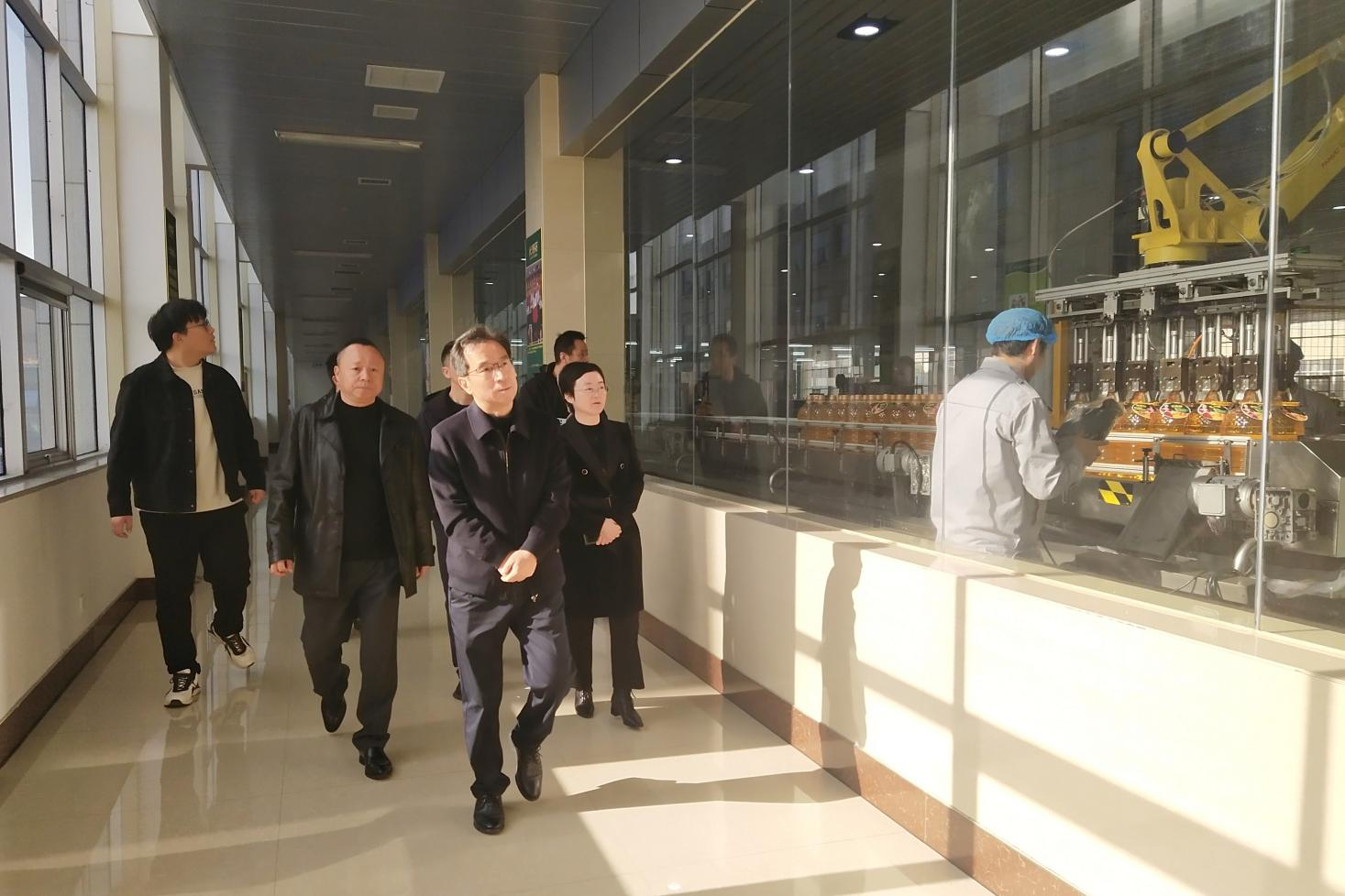 桐廬縣副縣長申屠群雄一行來桐廬公司調(diào)研