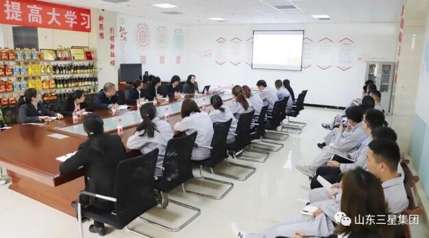 中國糧油學(xué)會知名油脂專家、河南工業(yè)大學(xué)教授劉玉蘭受邀來山東三星集團(tuán)作專題講座